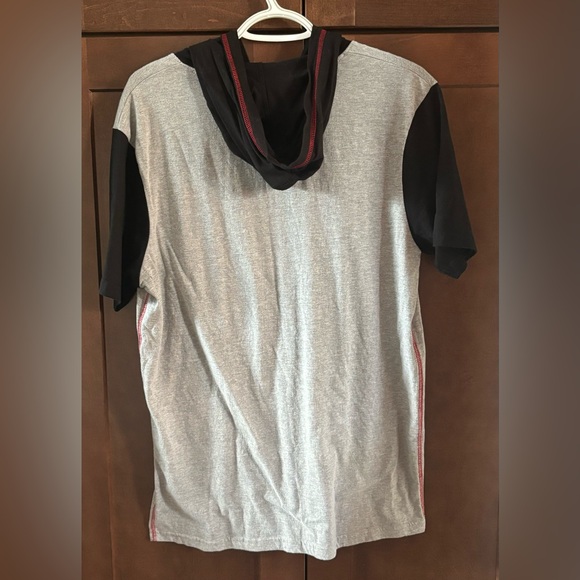 5 for $25. Men’s short sleeve hoodie - Picture 3 of 4